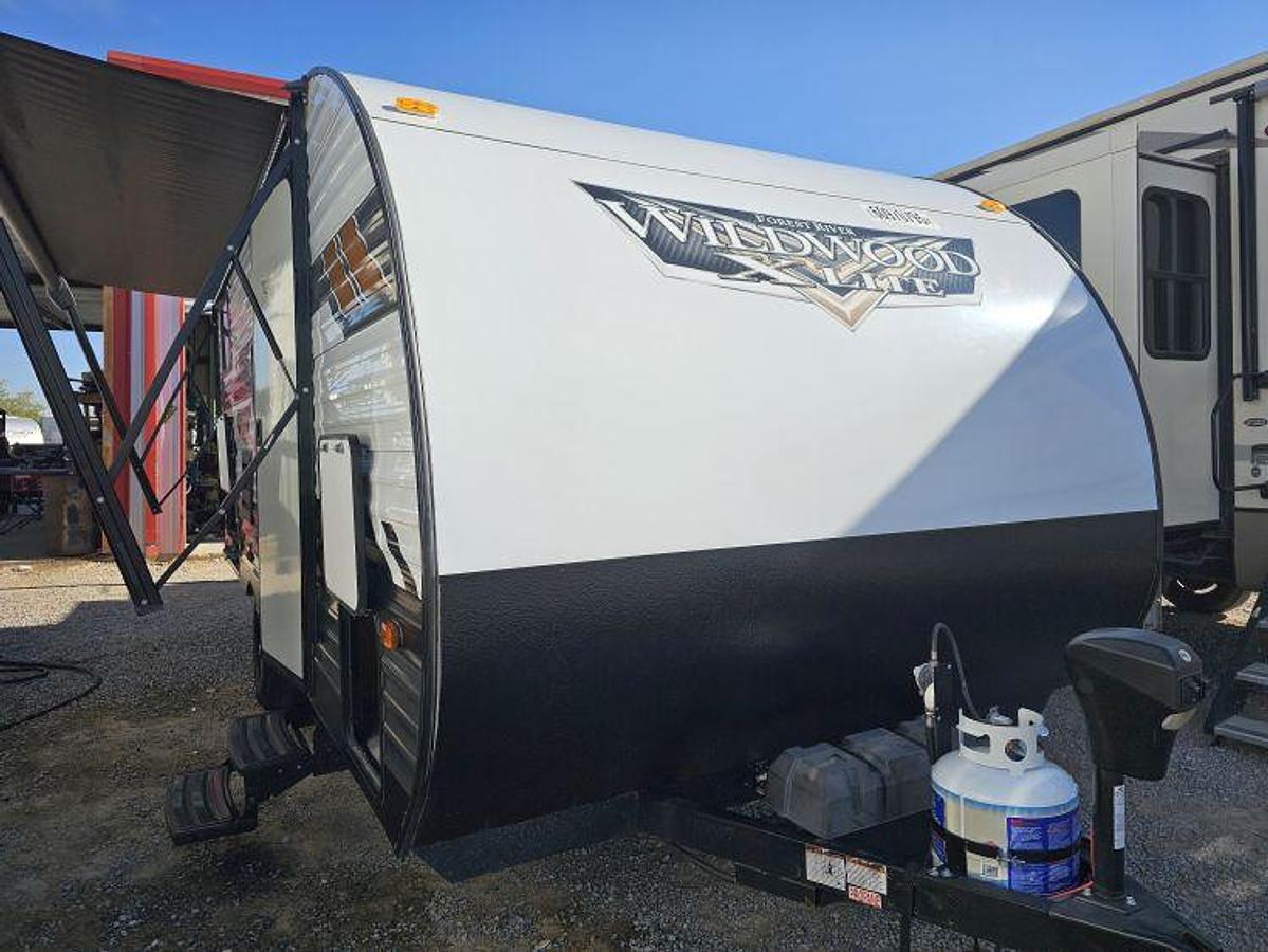 Used 2022 FOREST RIVER WILDWOOD X-LITE T178BHSK