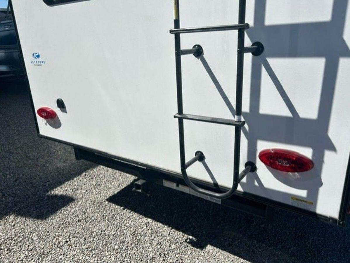 2025 Keystone RV Cougar Half-Ton 27SGS