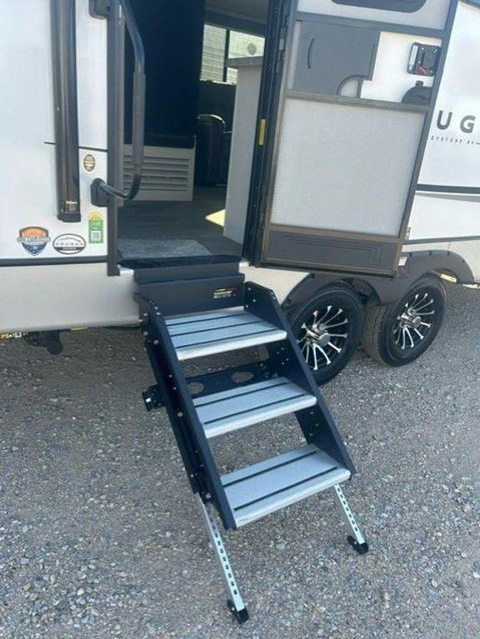 2025 Keystone RV Cougar Half-Ton 22RBS