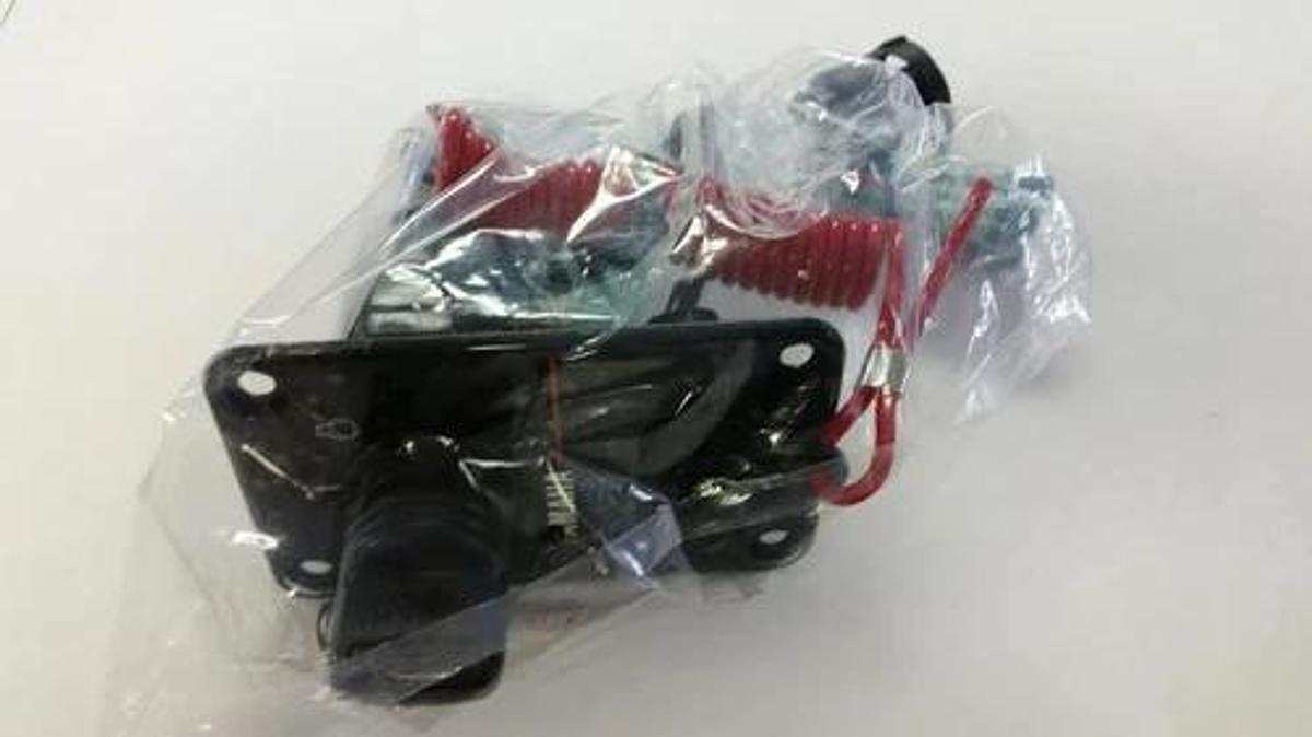 704-82570-11-00 Yamaha Outboard Single Key Switch Panel 704-82570-12-00