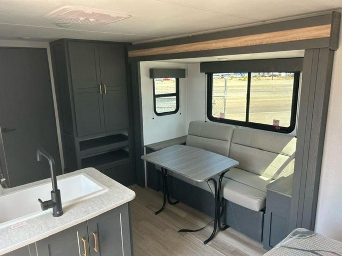 2025 Keystone RV Bullet Classic Travel Trailers 1840RB