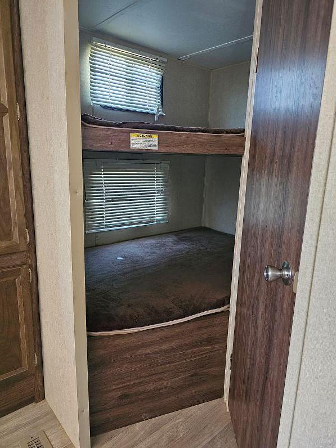 Used 2016 DUTCHMEN COLEMAN 262BH