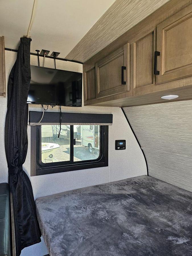 Used 2022 HIGHLAND RIDGE OLYMPIA SPORT 19BH