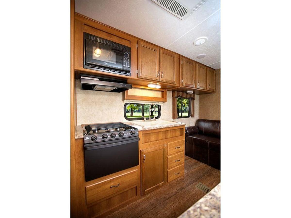 Used 2018 Prime Time Avenger 26BH