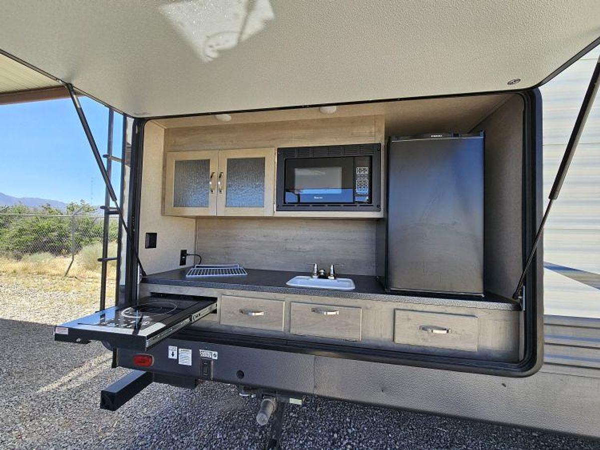 Used 2020 FOREST RIVER PALOMINO PUMA 32RBFQ