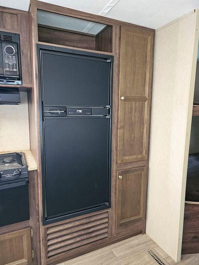 Used 2016 DUTCHMEN COLEMAN 262BH