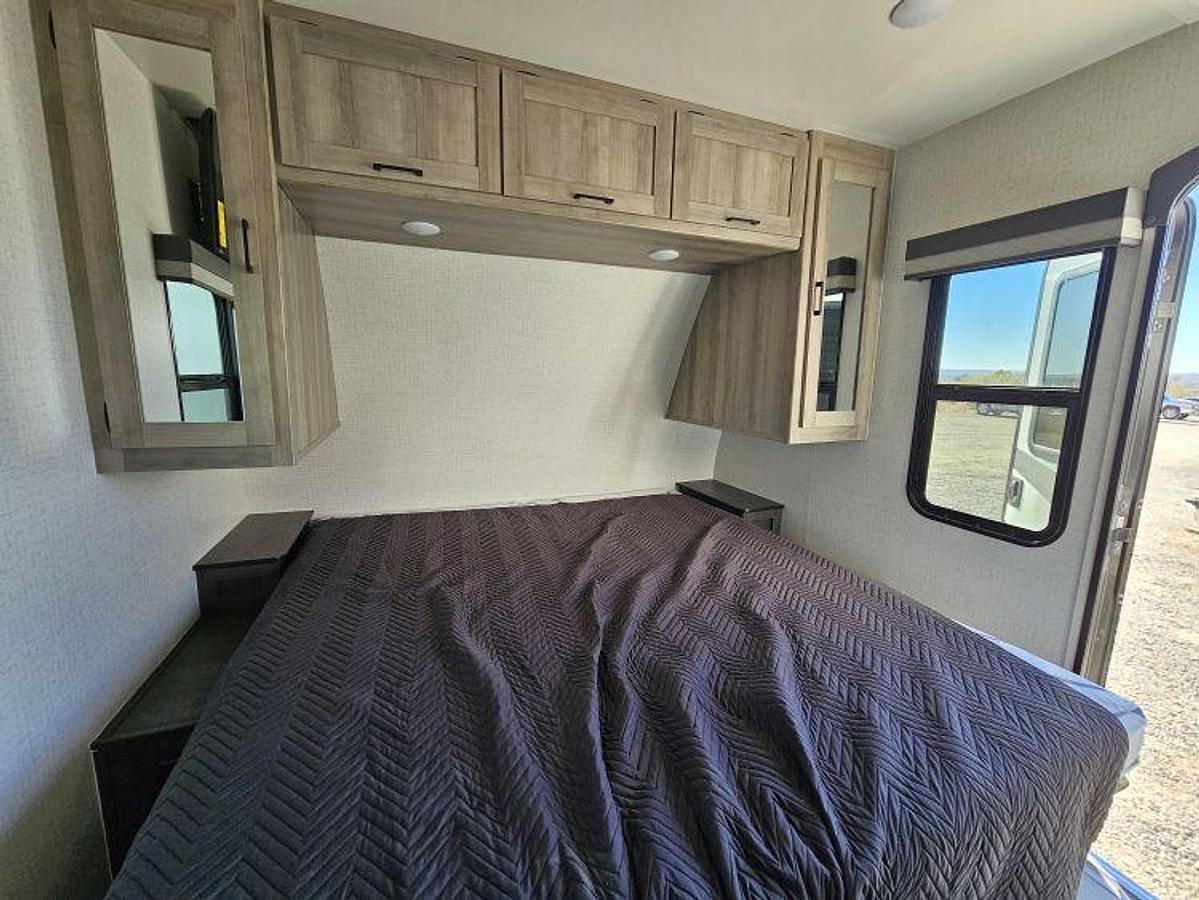 Used 2022 WINNEBAGO VOYAGE 2427RB