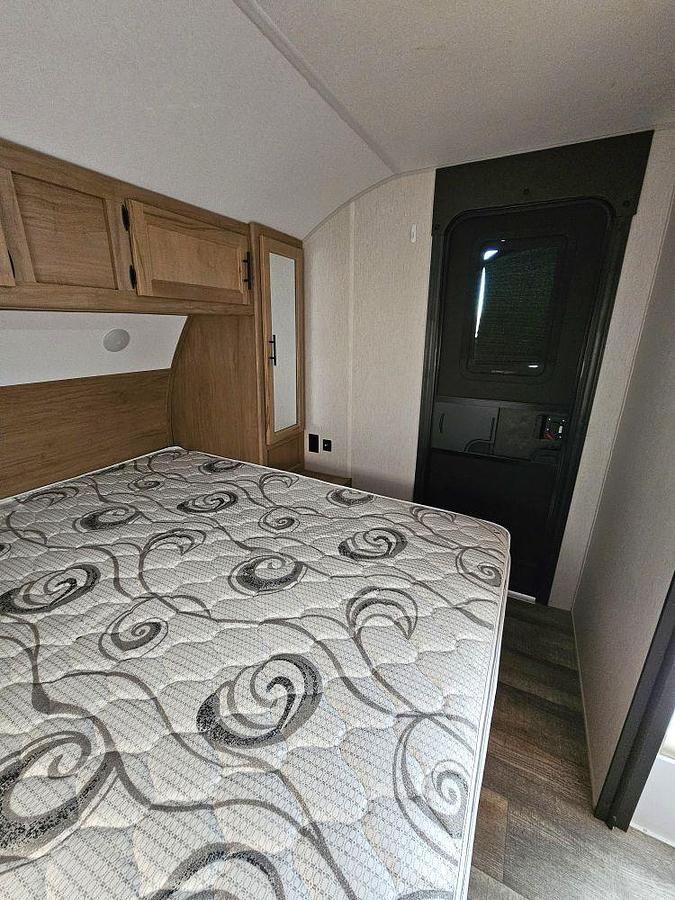 Used 2023 FOREST RIVER CHEROKEE GREY WOLF 26MBRR