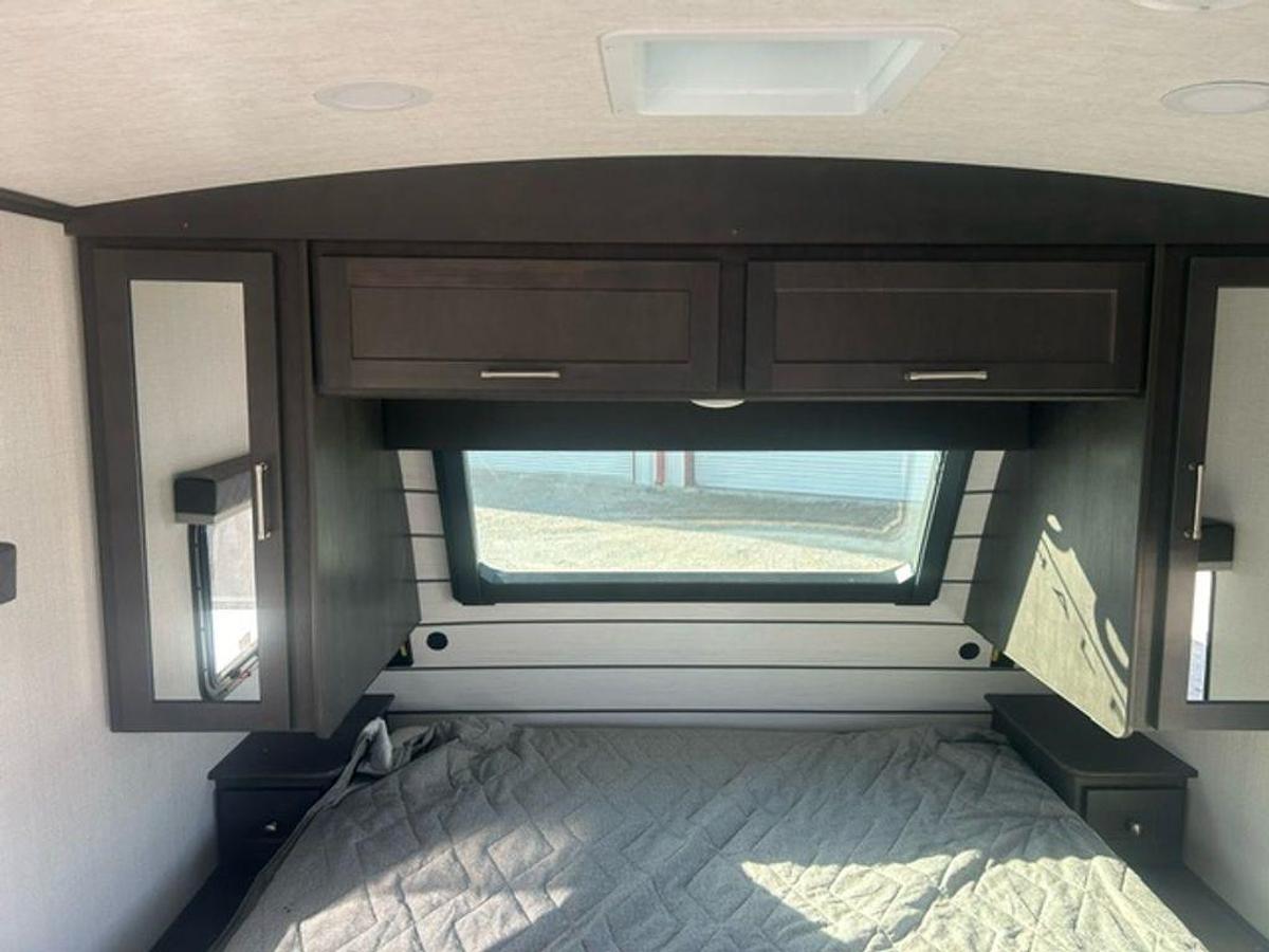 2025 Keystone RV Cougar Half-Ton 22RBS
