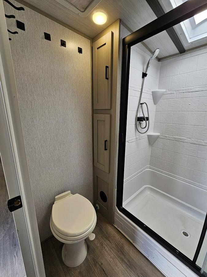 Used 2023 FOREST RIVER WILDWOOD HERITAGE GLEN 308RL