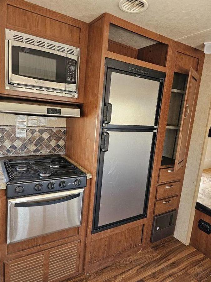 Used 2015 Forest River Wildwood 28DBUD