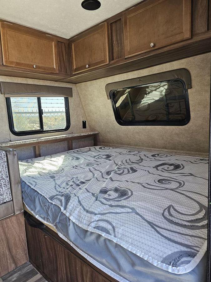Used 2018 FOREST RIVER VIKING ULTRA LIGHT 17BH