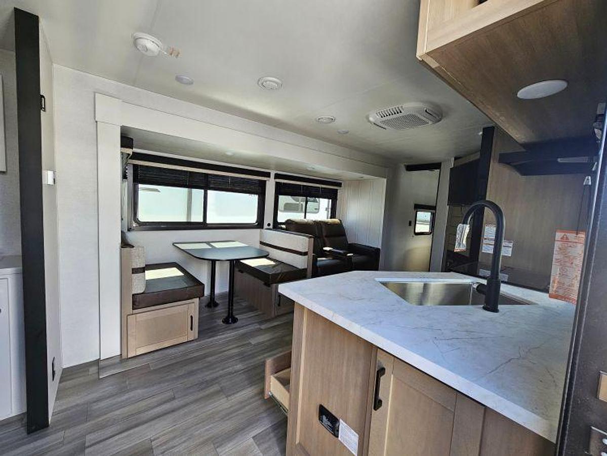 2027 HEARTLAND BY JAYCO PROWLER 2702BHS