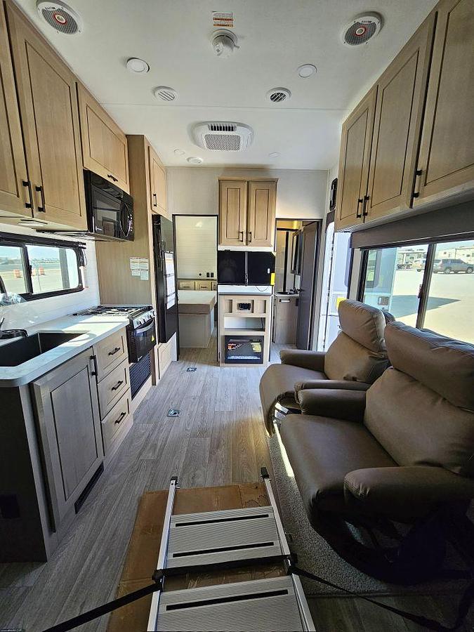 2027 HEARTLAND BY JAYCO CYCLONE 2214