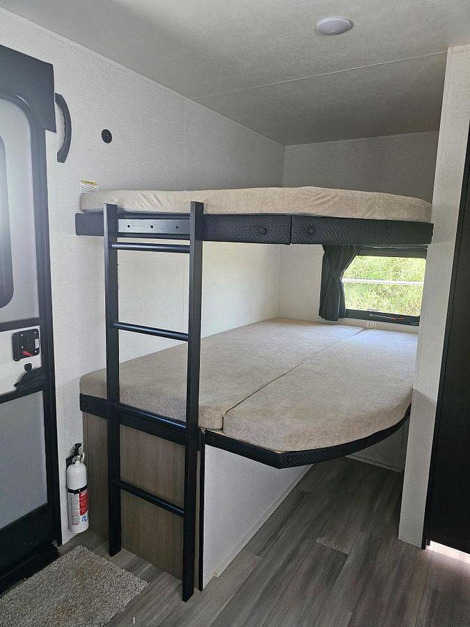 2027 HEARTLAND BY JAYCO PROWLER 2702BHS