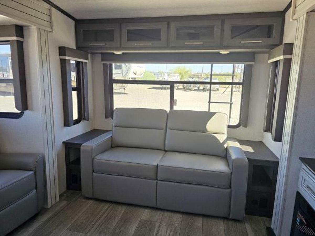 2025 Keystone RV Cougar Half-Ton 29RLI