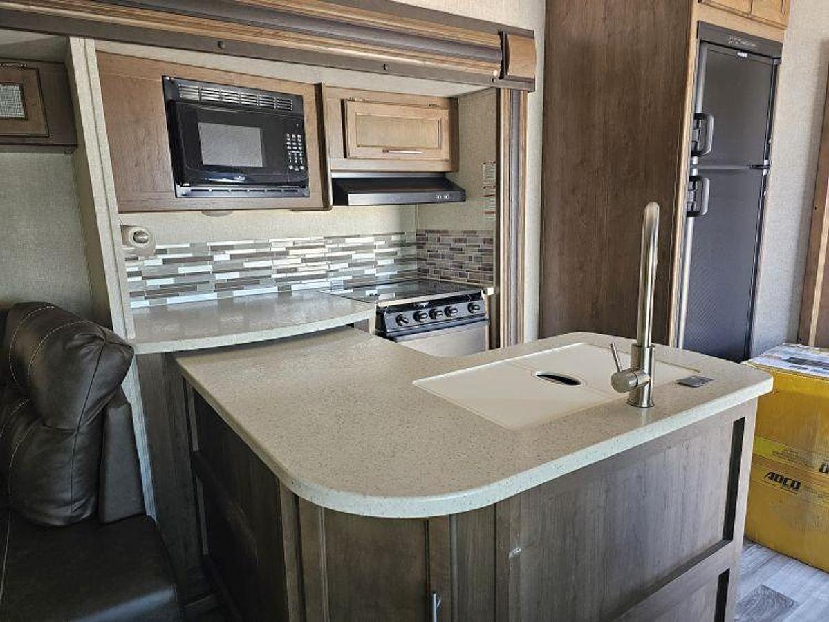 Used 2018 Keystone RV COUGAR 29RES
