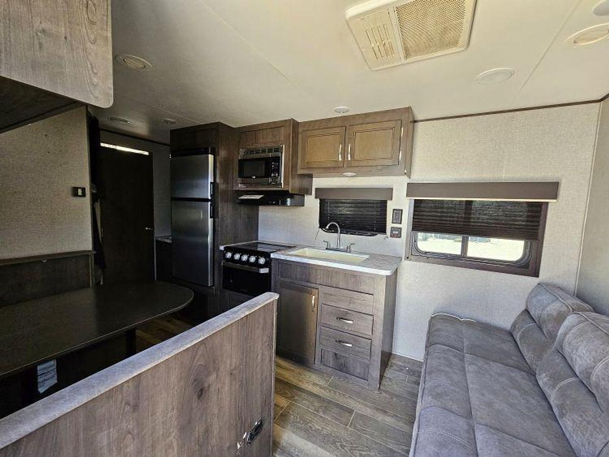 Used 2021 JAYCO JAY FLIGHT SLX 264BH