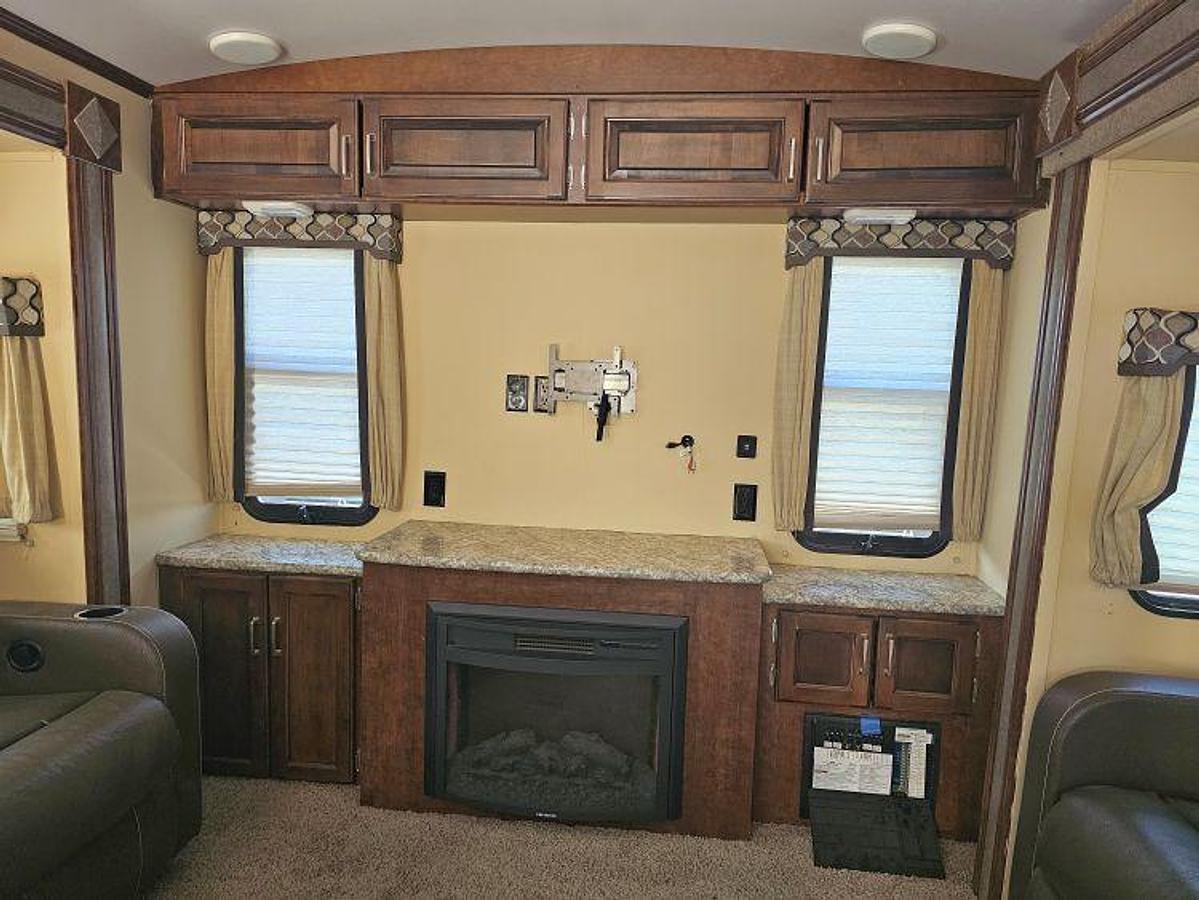 Used 2016 Keystone RV OUTBACK 326RL