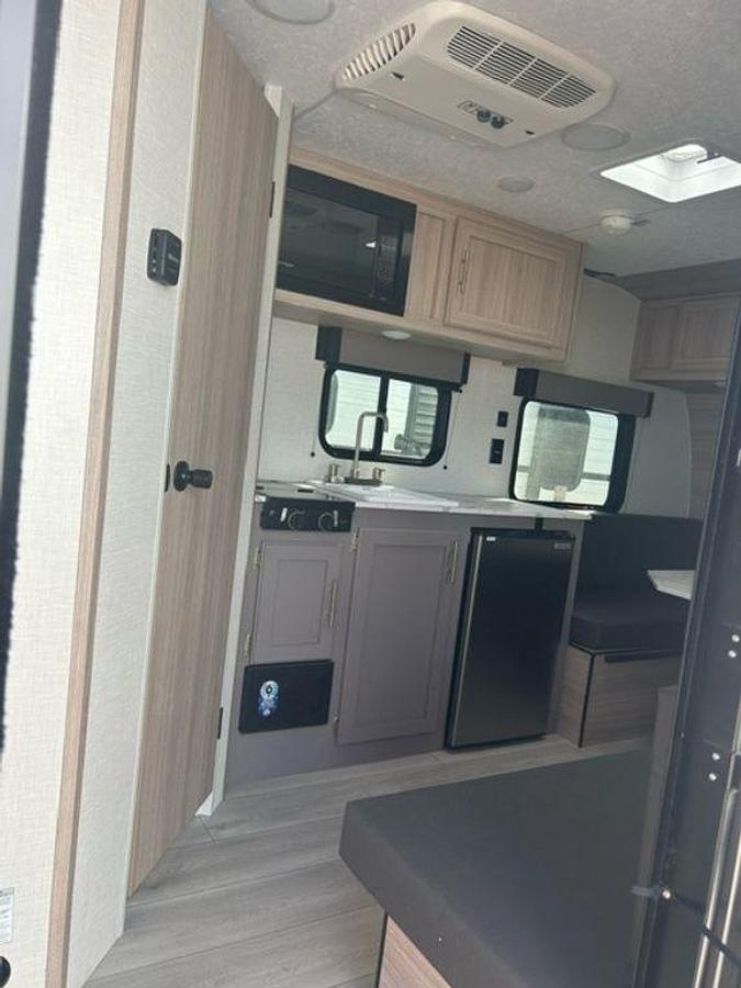 2025 KZ RV Sportsmen Classic 130RB