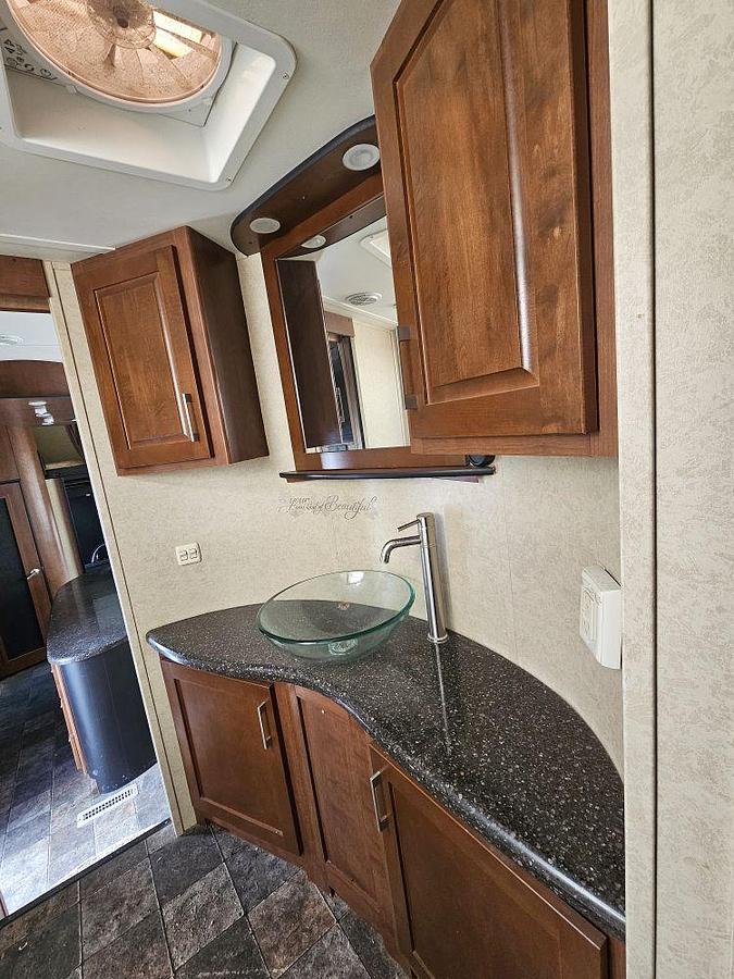 Used 2012 DUTCHMEN VOLTAGE V3905