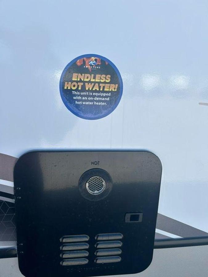 2025 Keystone RV Cougar Half-Ton 27SGS