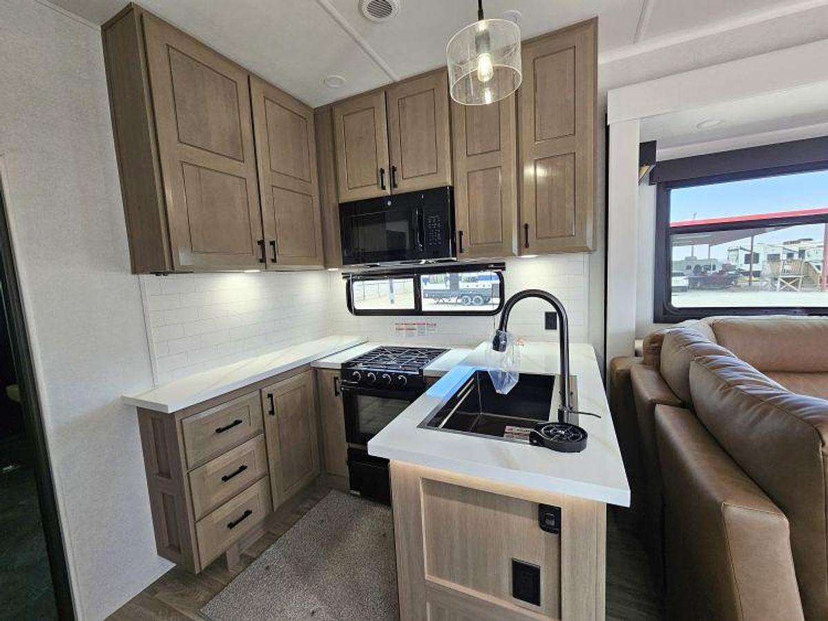 2027 HEARTLAND BY JAYCO CYCLONE 3913