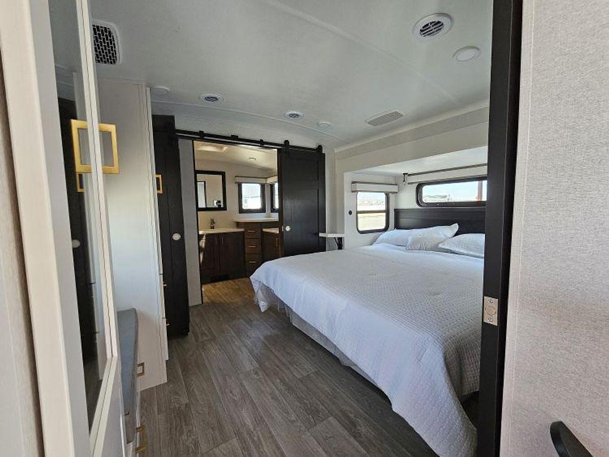 2027 HEARTLAND BY JAYCO BIGHORN 39FL