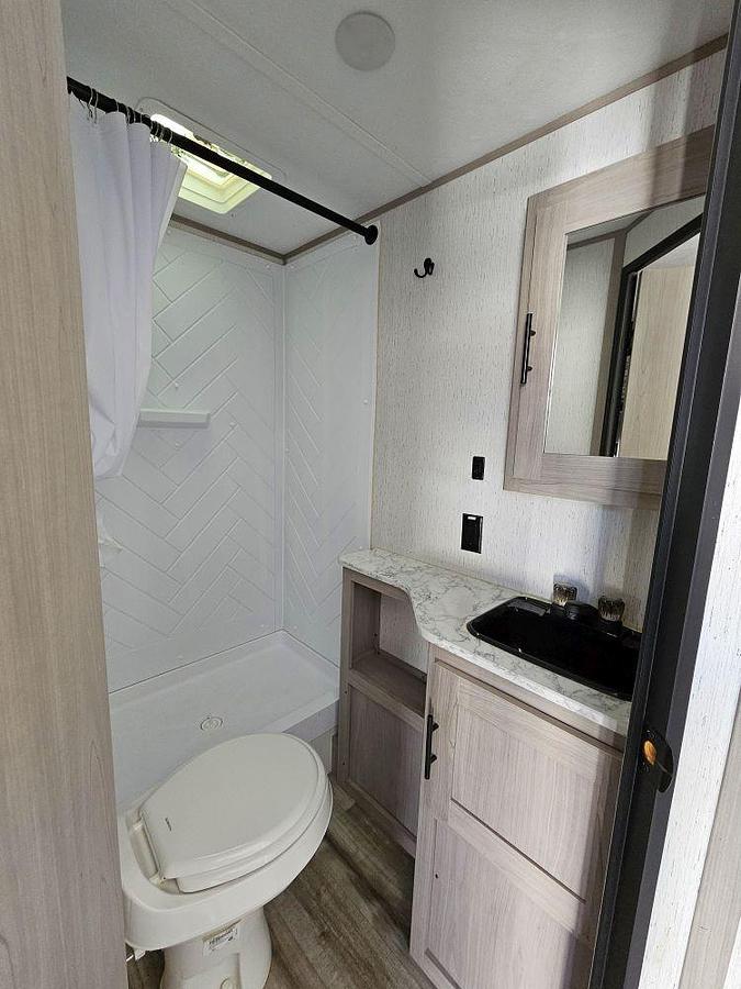 Used 2022 DUTCHMEN COLEMAN LATERN 285BH