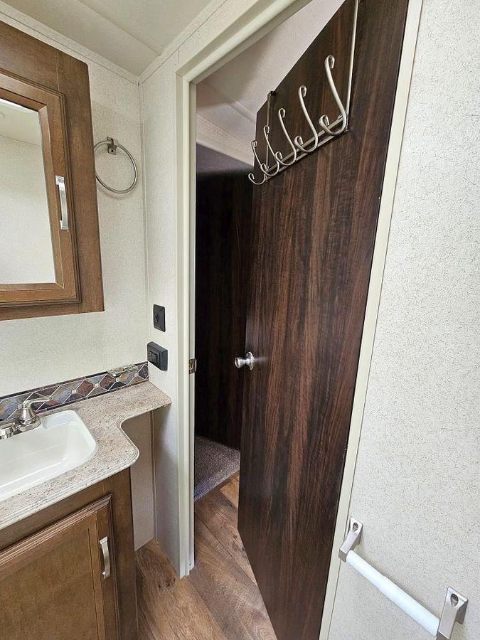 Used 2018 FOREST RIVER SALEM HEMISPHERE 356QB