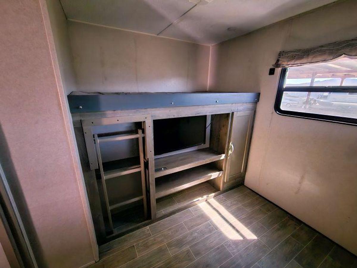 Used 2020 FOREST RIVER PALOMINO PUMA 32RBFQ