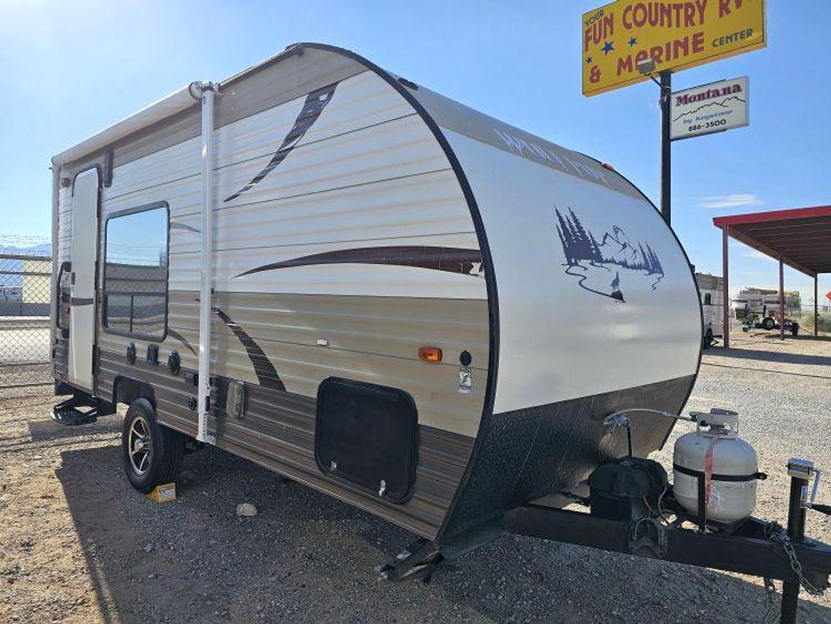 Used 2015 FOREST RIVER WOLF PUP 17RP