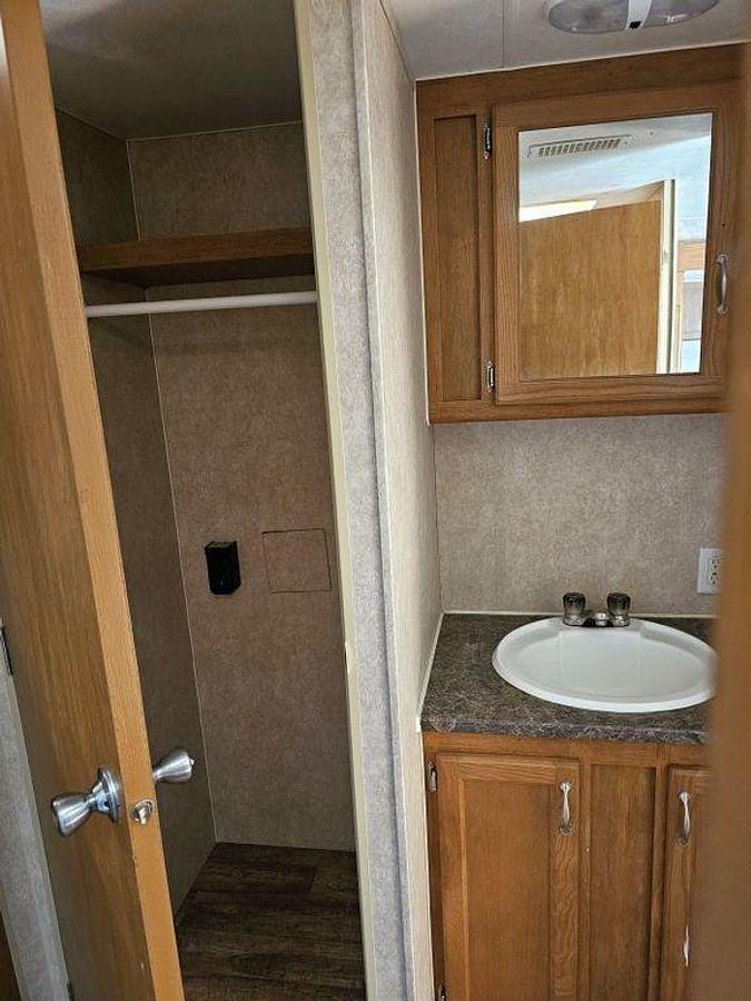 Used 2017 Allen Camper MFG. Idle-Time 350 FLDS