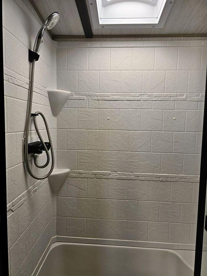 Used 2023 FOREST RIVER WILDWOOD HERITAGE GLEN 308RL