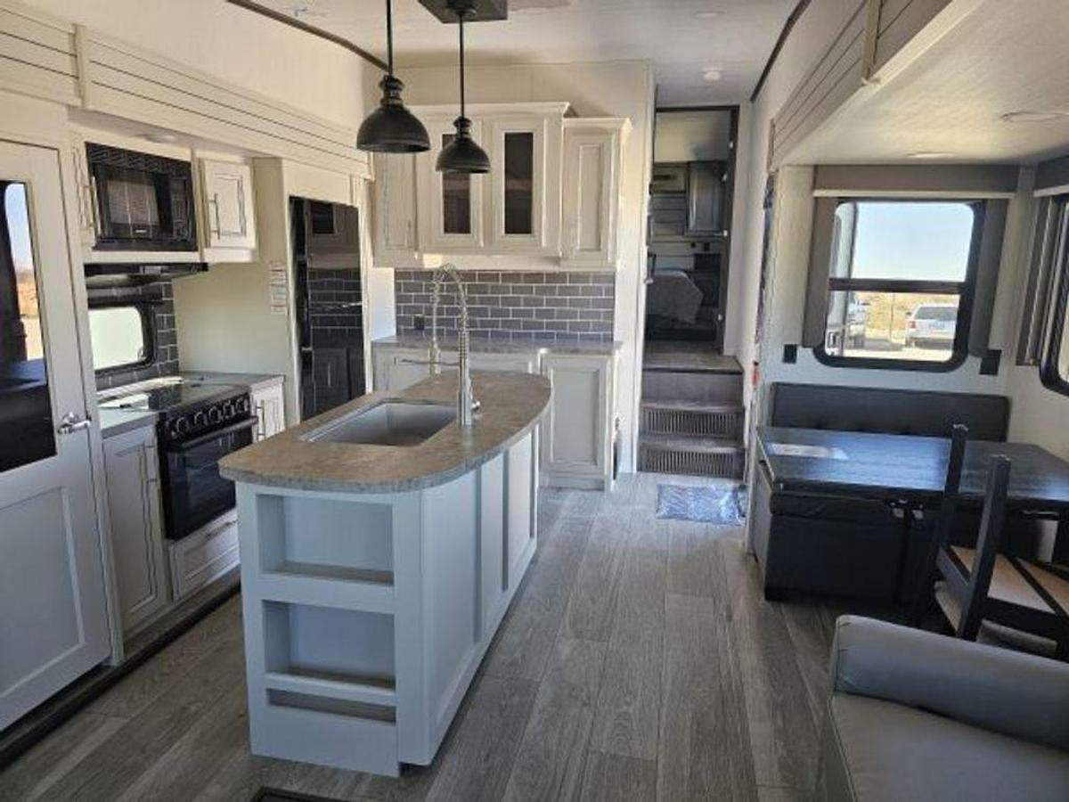 2025 Keystone RV Cougar Half-Ton 29RLI