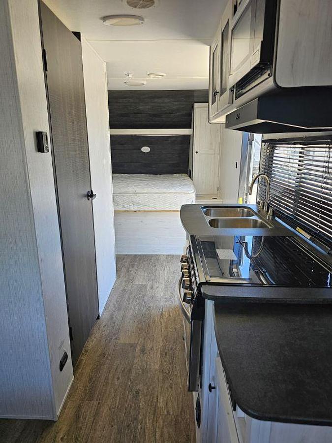 Used 2022 HEARTLAND TRAIL RUNNER 21JM