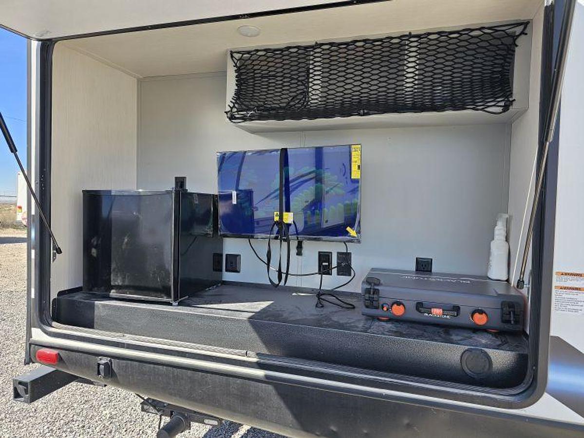 Used 2021 FOREST RIVER VIBE 34BH