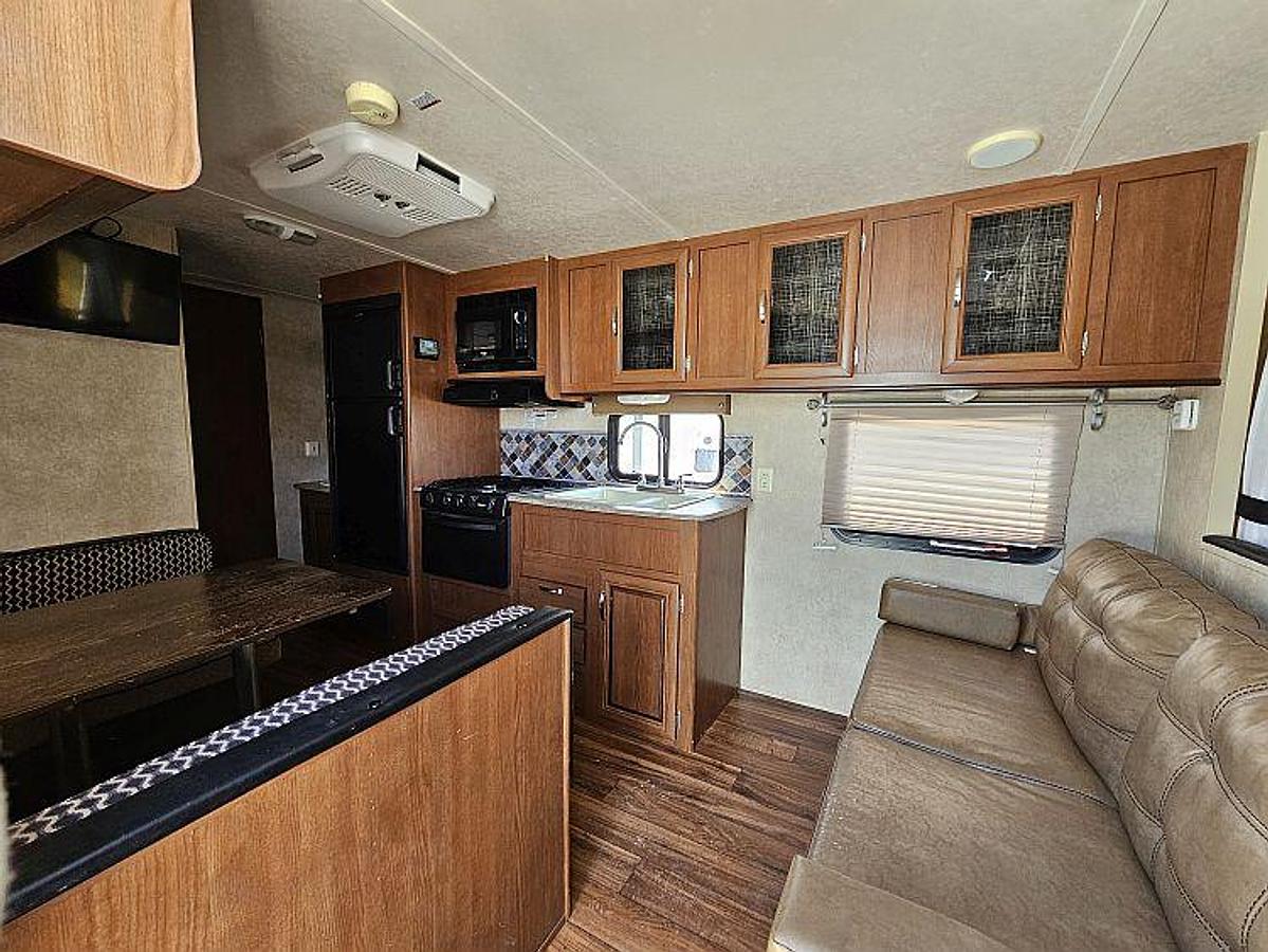 Used 2016 FOREST RIVER SALEM CRUISE LITE 261BHXL