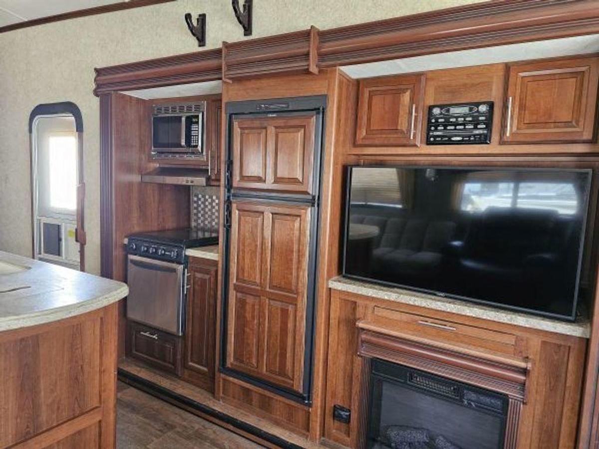 Used 2015 Forest River Wildcat 275CKX