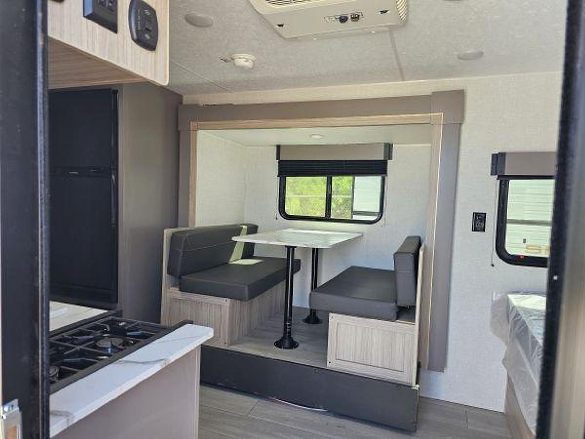 2025 KZ RV Sportsmen Classic 191BHK