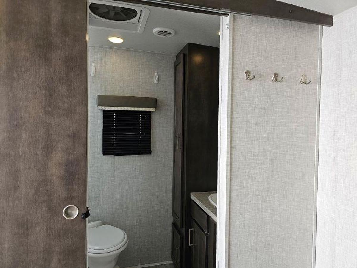 Used 2021 FOREST RIVER ROCKWOOD ULTRA LITE 2606WS