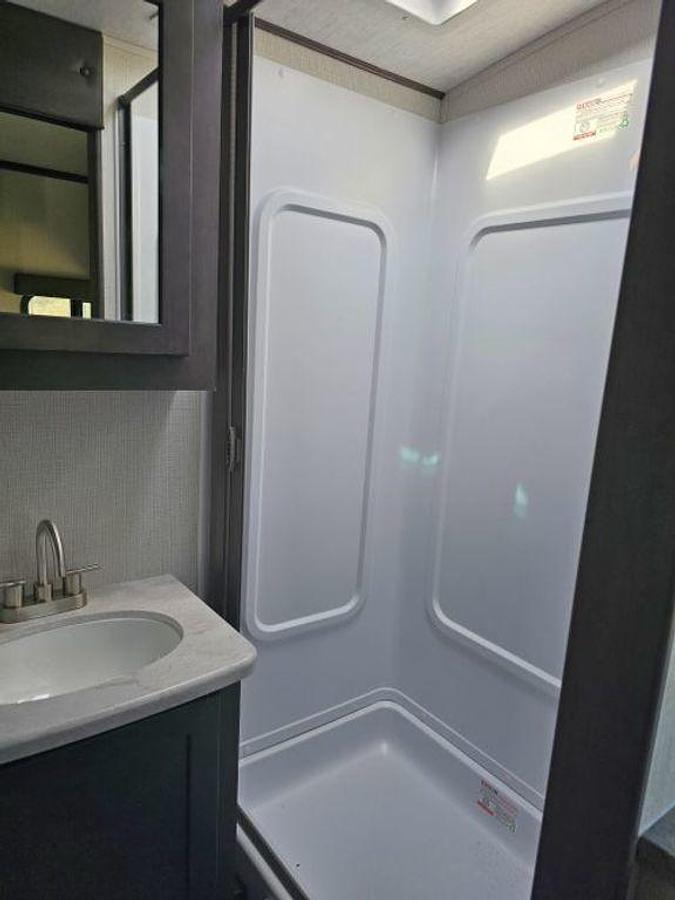 2025 Keystone RV Cougar Half-Ton 22MLSWE