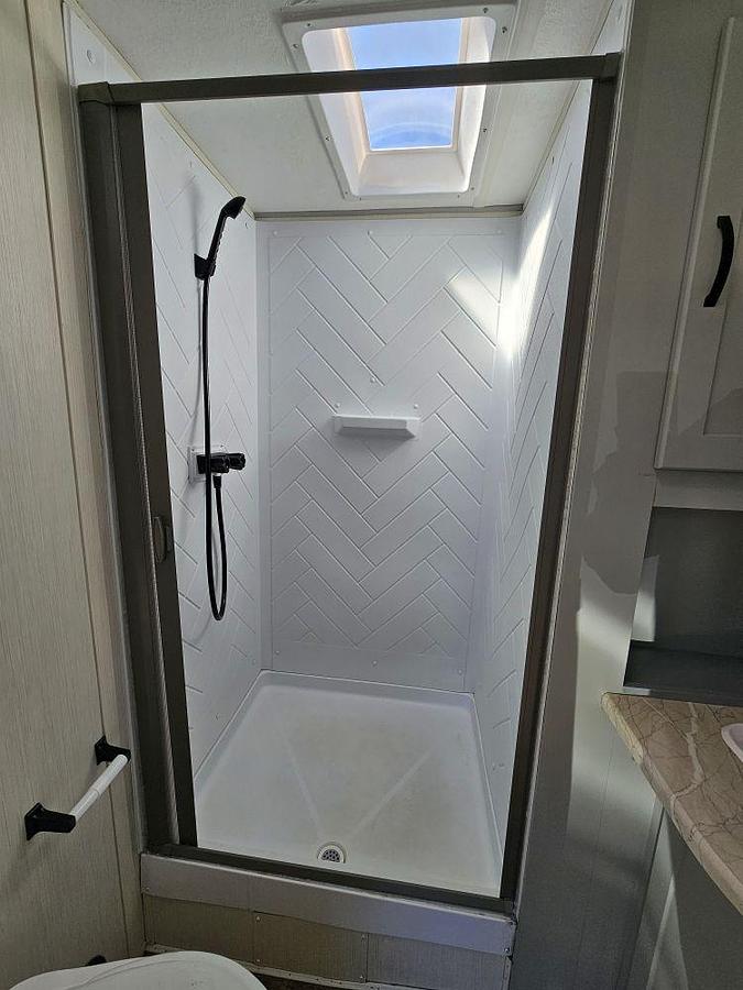 Used 2021 FOREST RIVER VIBE 34BH