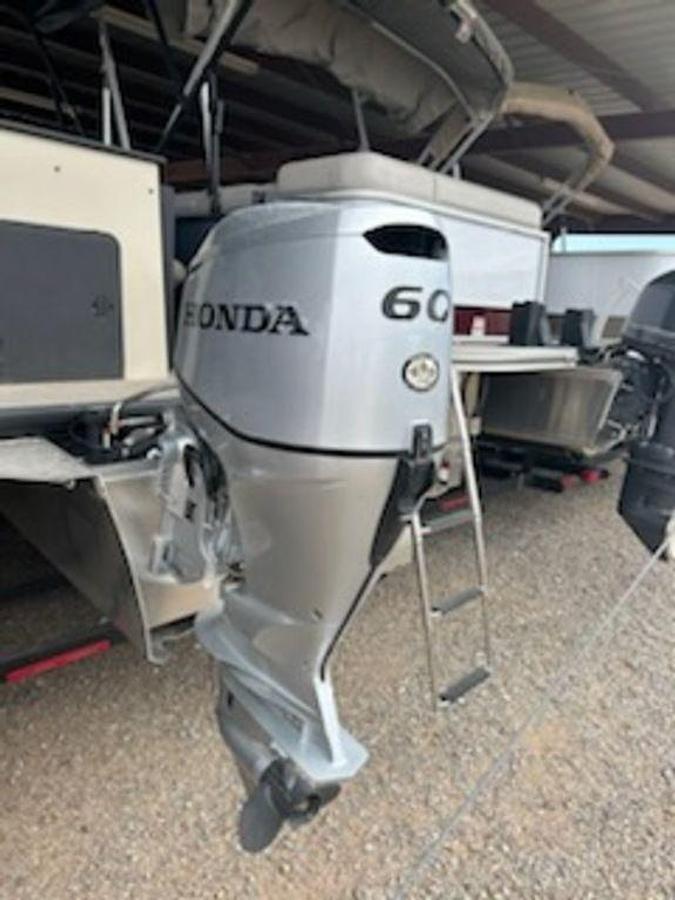 2023 THE MARINE GROUP, LLC VIAGGIO L18R PONTOON