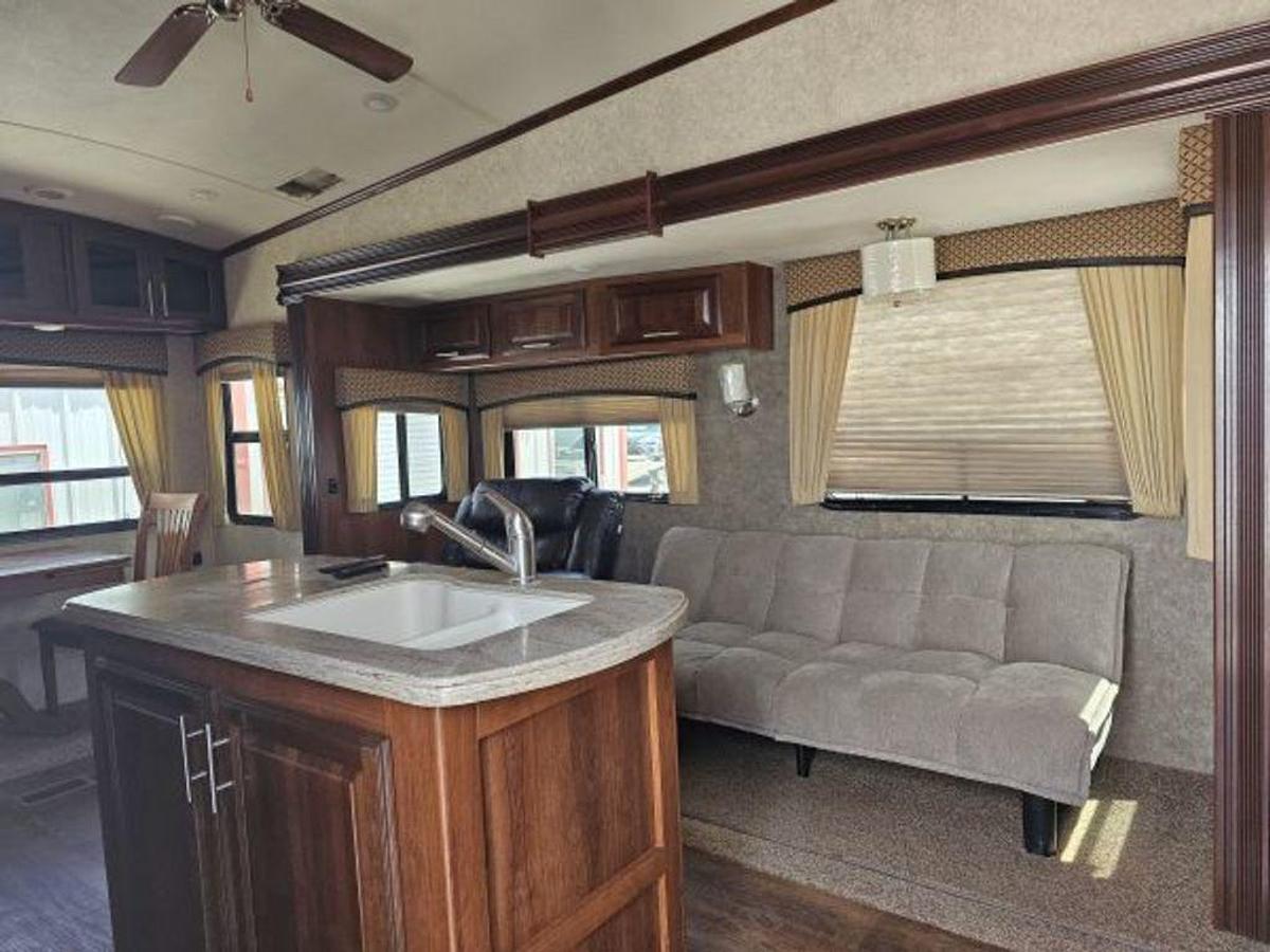 Used 2015 Forest River Wildcat 275CKX