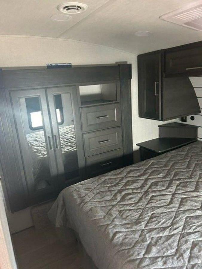 2025 Keystone RV Cougar Half-Ton 27SGS