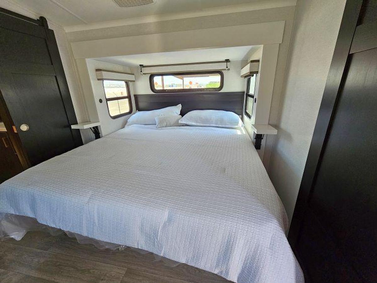 2027 HEARTLAND BY JAYCO BIGHORN 39FL