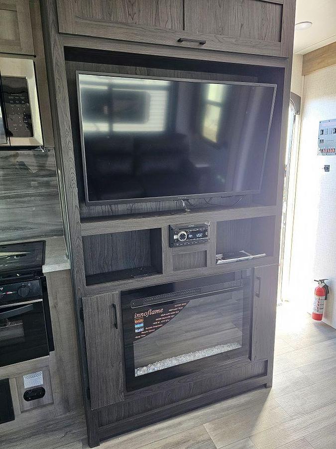 Used 2022 WINNEBAGO VOYAGE 2427RB