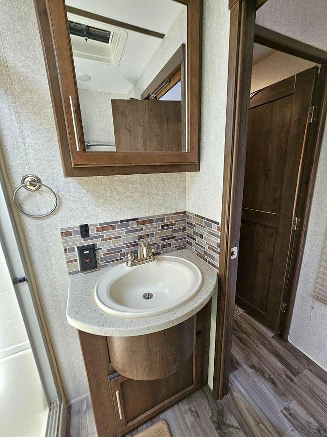 Used 2018 Keystone RV COUGAR 29RES