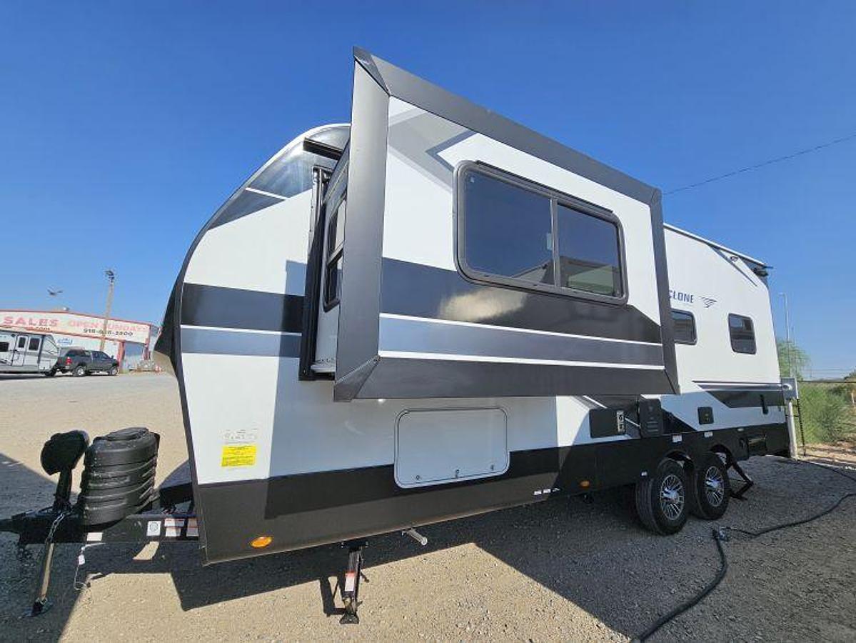 2027 HEARTLAND BY JAYCO CYCLONE 2214